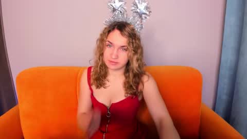 Snapshot of milkablond chatting on 02-14-25, 01:23 milkablond online show from 02-14-25, 01:23