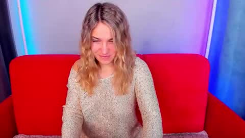 Snapshot of milkablond chatting on 11-30-25, 12:58 milkablond online show from 11-30-25, 12:58