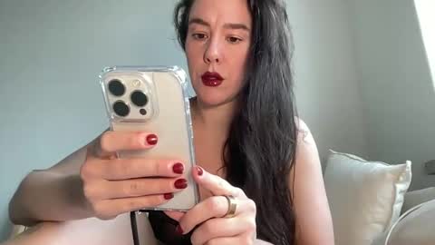 Snapshot of milkandhoneylullabies chatting on 02-20-25, 07:34 Milk online show from 02-20-25, 07:34