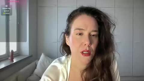 Snapshot of milkandhoneylullabies chatting on 04-09-26, 10:09 Milk online show from 04-09-26, 10:09