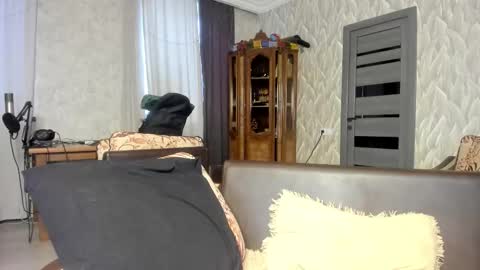 Isaac online show from 02-09-26, 05:33