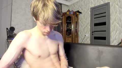 Isaac online show from 03-04-26, 06:25