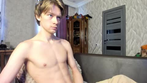 Isaac online show from 03-11-26, 06:08