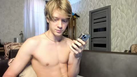 Snapshot of milkiwy chatting on 06-19-26, 06:51 Isaac online show from 06-19-26, 06:51