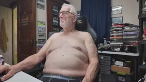 Snapshot of milkman12189 chatting on 07-22-26, 07:16 Love Hairy Woman online show from 07-22-26, 07:16