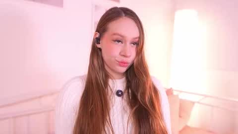 milky_0 online show from 10-19-25, 11:05