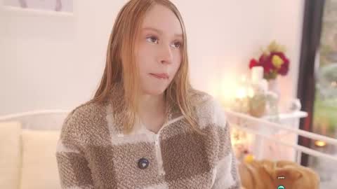 milky_0 online show from 05-24-26, 07:08