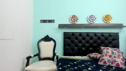 Snapshot of milky_way_18 chatting on 11-18-25, 01:37 milky_way_18 online show from 11-18-25, 01:37