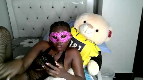 Milkybee online show from 11-27-25, 10:56