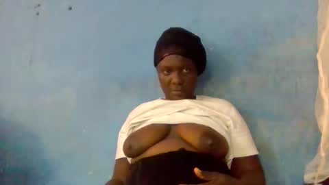 Snapshot of milkyebony254 chatting on 09-17-25, 08:05 milkyebony254 online show from 09-17-25, 08:05