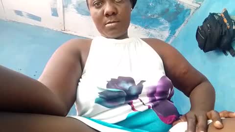 Snapshot of milkyebony254 chatting on 09-19-25, 01:34 milkyebony254 online show from 09-19-25, 01:34
