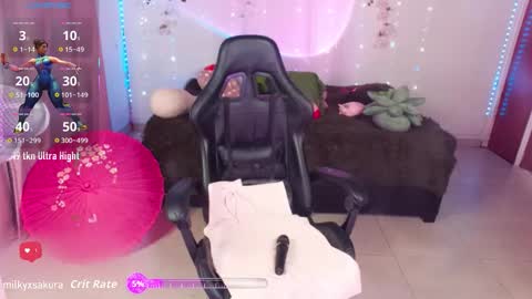 Snapshot of milkysakura chatting on 10-10-25, 12:31 Abby Lilia online show from 10-10-25, 12:31