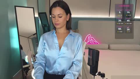 Mila online show from 01-23-25, 10:44