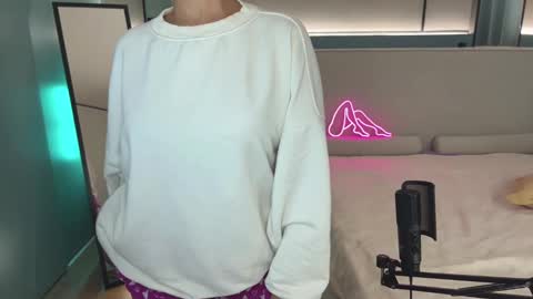 Mila online show from 03-06-25, 08:05