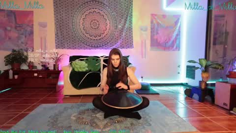 Snapshot of milla_milla chatting on 01-01-25, 06:15 milla_milla online show from 01-01-25, 06:15