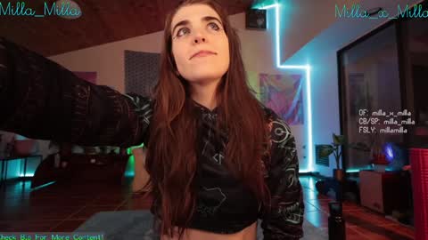 Snapshot of milla_milla chatting on 02-06-25, 04:42 milla_milla online show from 02-06-25, 04:42