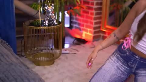 Milla online show from 10-26-25, 06:30