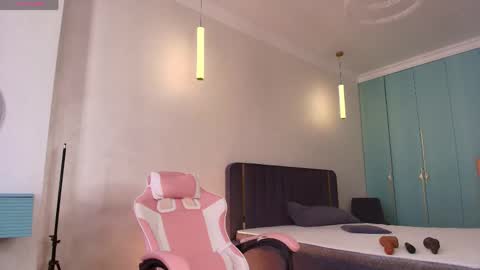 millaa_bella online show from 04-28-26, 10:09