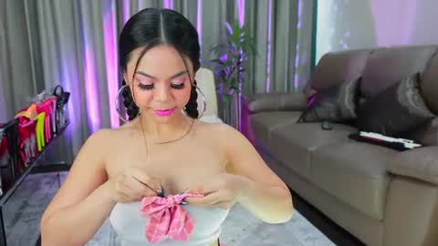 Snapshot of millabelle chatting on 06-18-26, 01:39 MillaBelle online show from 06-18-26, 01:39