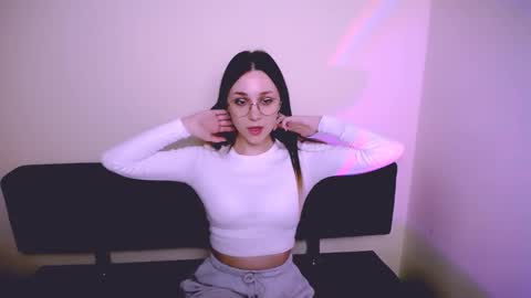 Milla online show from 11-25-25, 08:36