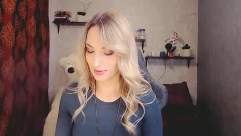 MillaXQueen online show from 02-23-25, 08:49