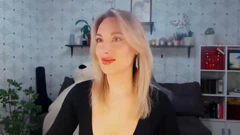 Snapshot of millaxqueen chatting on 04-20-26, 03:04 MillaXQueen online show from 04-20-26, 03:04