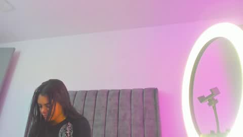 miller_silvana online show from 05-09-26, 11:37