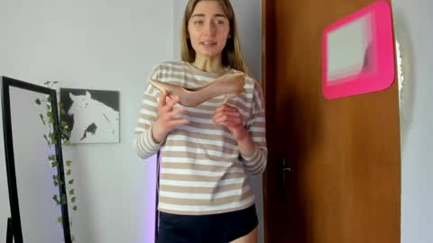 Snapshot of millie_lacroix chatting on 03-18-26, 01:58 millie_lacroix online show from 03-18-26, 01:58