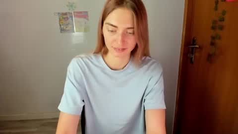 Snapshot of millie_lacroix chatting on 07-05-26, 02:02 millie_lacroix online show from 07-05-26, 02:02