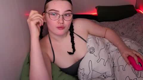 Millie online show from 11-25-25, 10:48