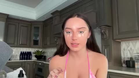 Snapshot of milliexhart chatting on 03-04-26, 10:16 milliexhart online show from 03-04-26, 10:16