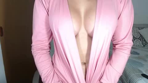 Snapshot of milly__taylor chatting on 10-24-25, 01:03 Milly online show from 10-24-25, 01:03