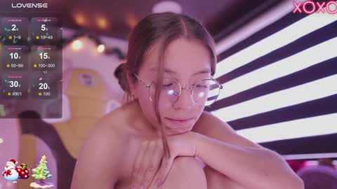 Snapshot of milly_kenner chatting on 12-24-24, 05:34 MILLY online show from 12-24-24, 05:34