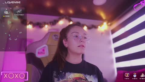 Snapshot of milly_kenner chatting on 01-07-25, 09:14 MILLY online show from 01-07-25, 09:14