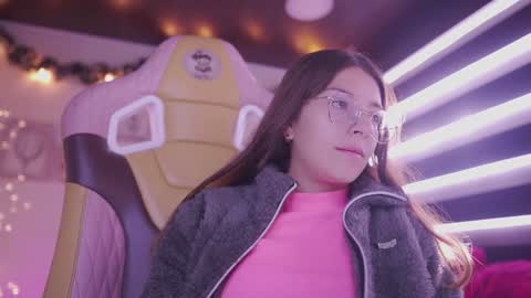 Snapshot of milly_kenner chatting on 01-22-25, 12:17 MILLY online show from 01-22-25, 12:17