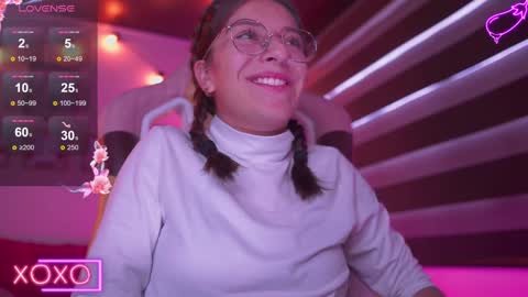 Snapshot of milly_kenner chatting on 01-25-25, 10:07 MILLY online show from 01-25-25, 10:07