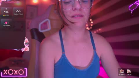 Snapshot of milly_kenner chatting on 01-29-25, 01:05 MILLY online show from 01-29-25, 01:05