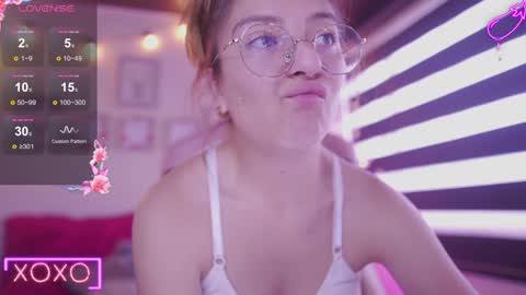 Snapshot of milly_kenner chatting on 02-03-25, 08:35 MILLY online show from 02-03-25, 08:35