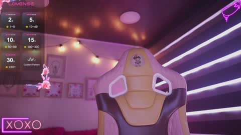 Snapshot of milly_kenner chatting on 02-04-25, 07:00 MILLY online show from 02-04-25, 07:00