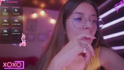 Snapshot of milly_kenner chatting on 02-04-25, 10:02 MILLY online show from 02-04-25, 10:02