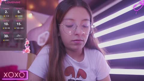 Snapshot of milly_kenner chatting on 02-08-25, 03:31 MILLY online show from 02-08-25, 03:31