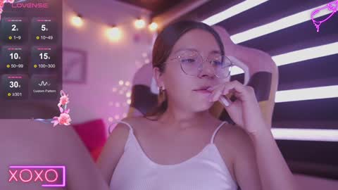 Snapshot of milly_kenner chatting on 02-08-25, 06:33 MILLY online show from 02-08-25, 06:33