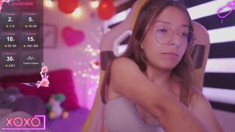 Snapshot of milly_kenner chatting on 02-11-25, 08:42 MILLY online show from 02-11-25, 08:42