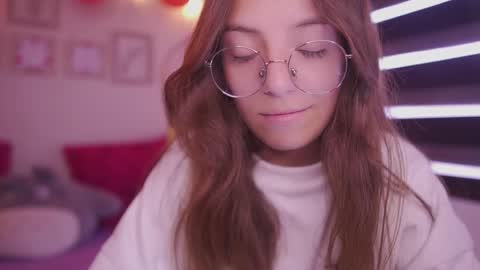 Snapshot of milly_kenner chatting on 02-20-25, 06:57 MILLY online show from 02-20-25, 06:57