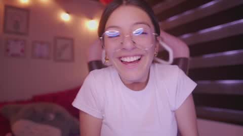 Snapshot of milly_kenner chatting on 02-26-25, 07:05 MILLY online show from 02-26-25, 07:05