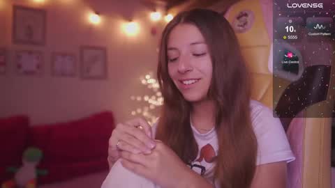 Snapshot of milly_kenner chatting on 02-28-25, 08:07 MILLY online show from 02-28-25, 08:07