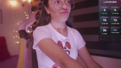 Snapshot of milly_kenner chatting on 02-28-25, 11:12 MILLY online show from 02-28-25, 11:12