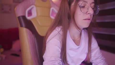 Snapshot of milly_kenner chatting on 03-03-25, 08:21 MILLY online show from 03-03-25, 08:21