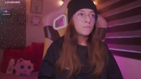 Snapshot of milly_kenner chatting on 03-07-25, 07:05 MILLY online show from 03-07-25, 07:05