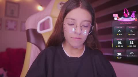 Snapshot of milly_kenner chatting on 03-07-25, 10:10 MILLY online show from 03-07-25, 10:10